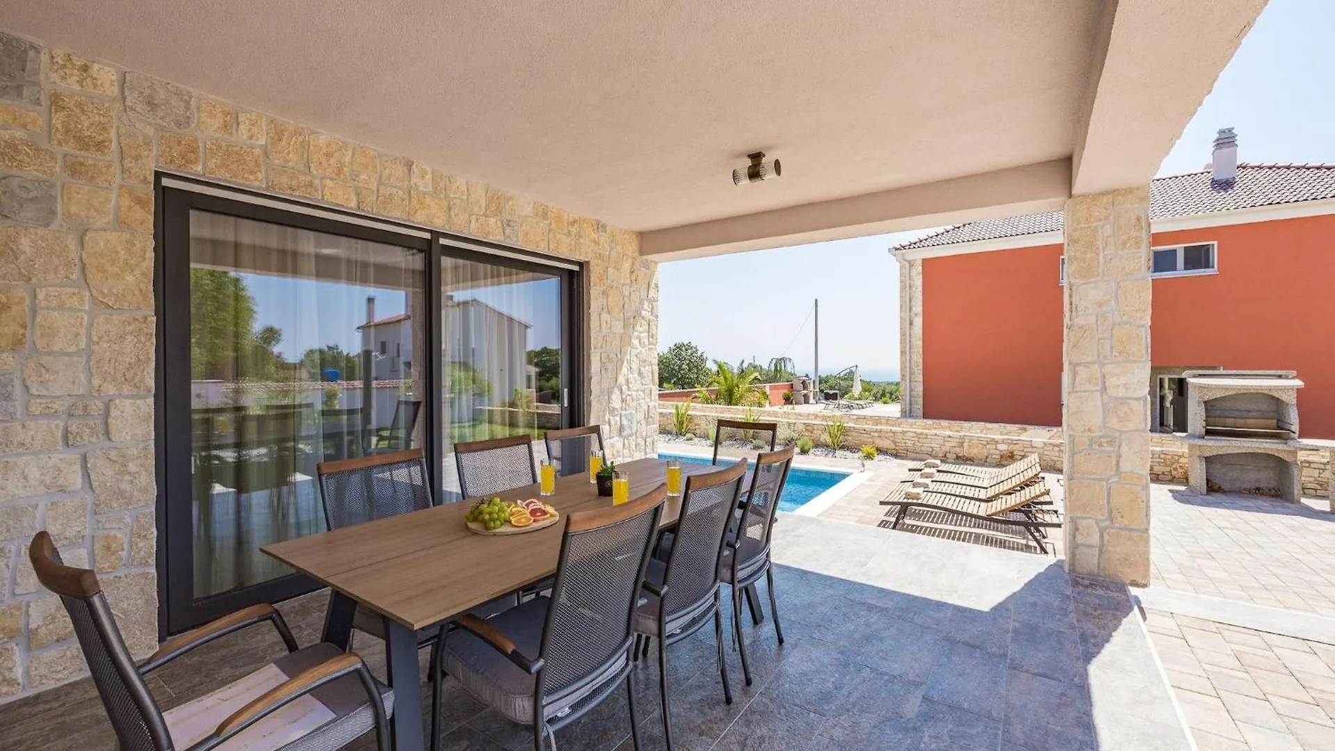 Enchanting Villa West With Pool And Jacuzzi Krnica 0*,