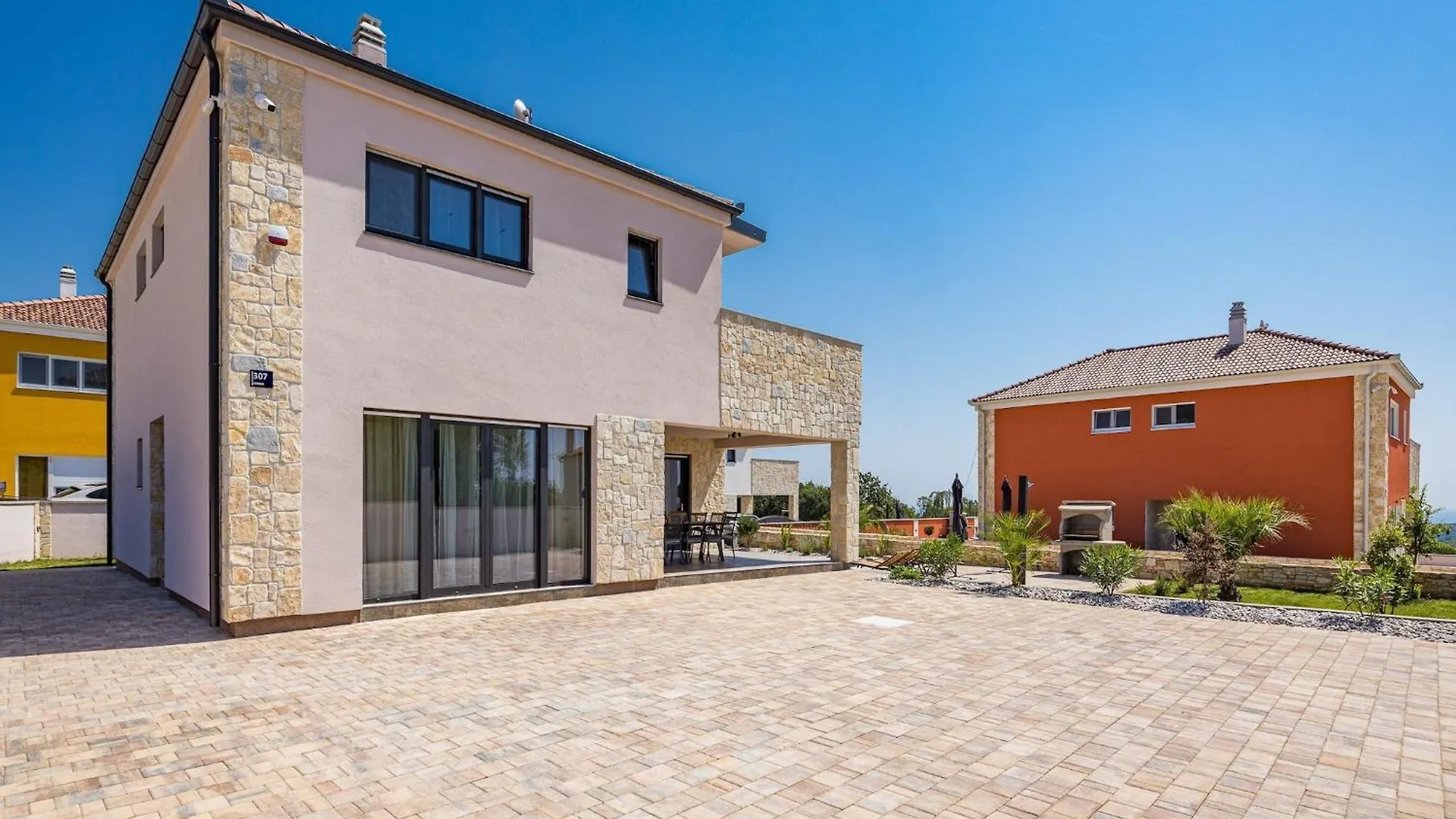 Enchanting Villa West With Pool And Jacuzzi Krnica Croatia