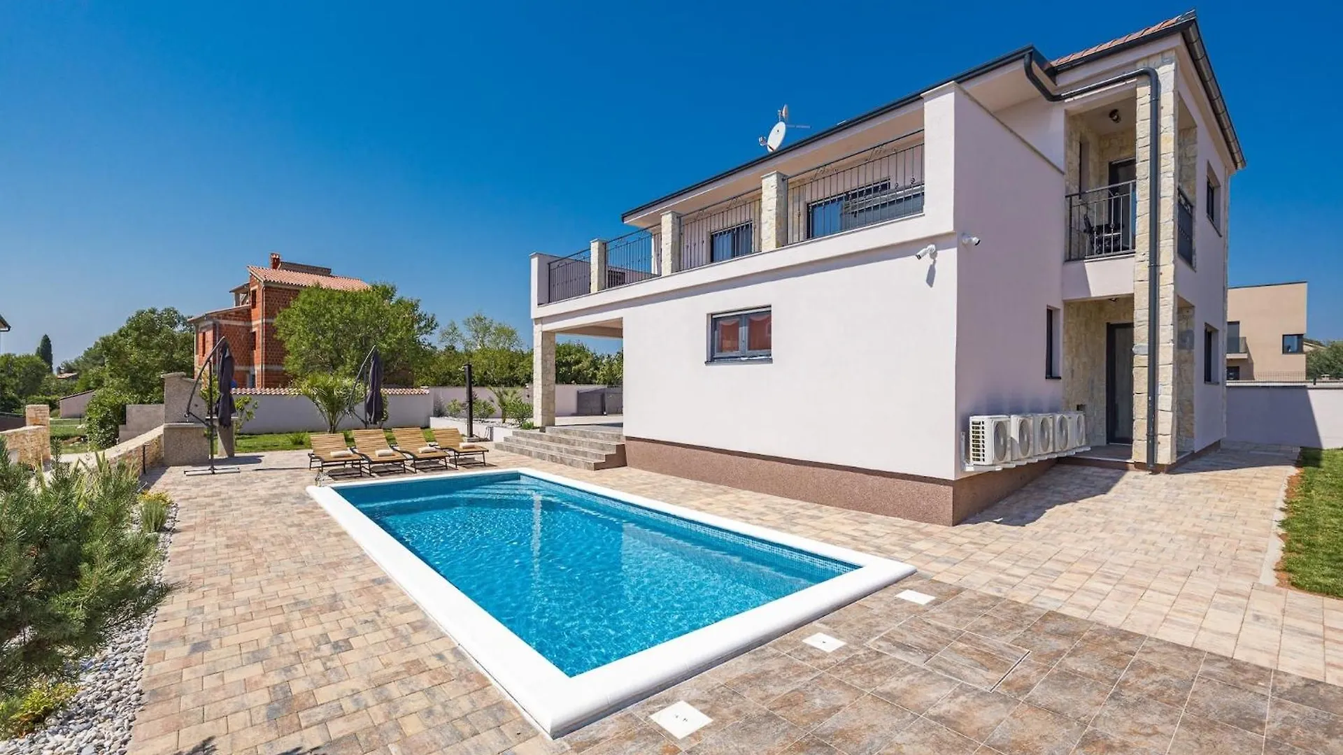 Enchanting Villa West With Pool And Jacuzzi Krnica