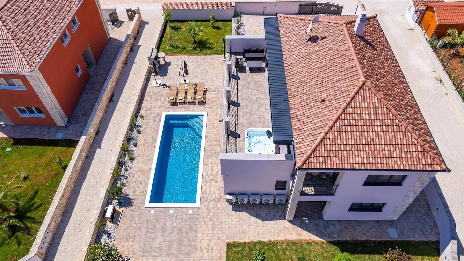 Enchanting Villa West With Pool And Jacuzzi Krnica