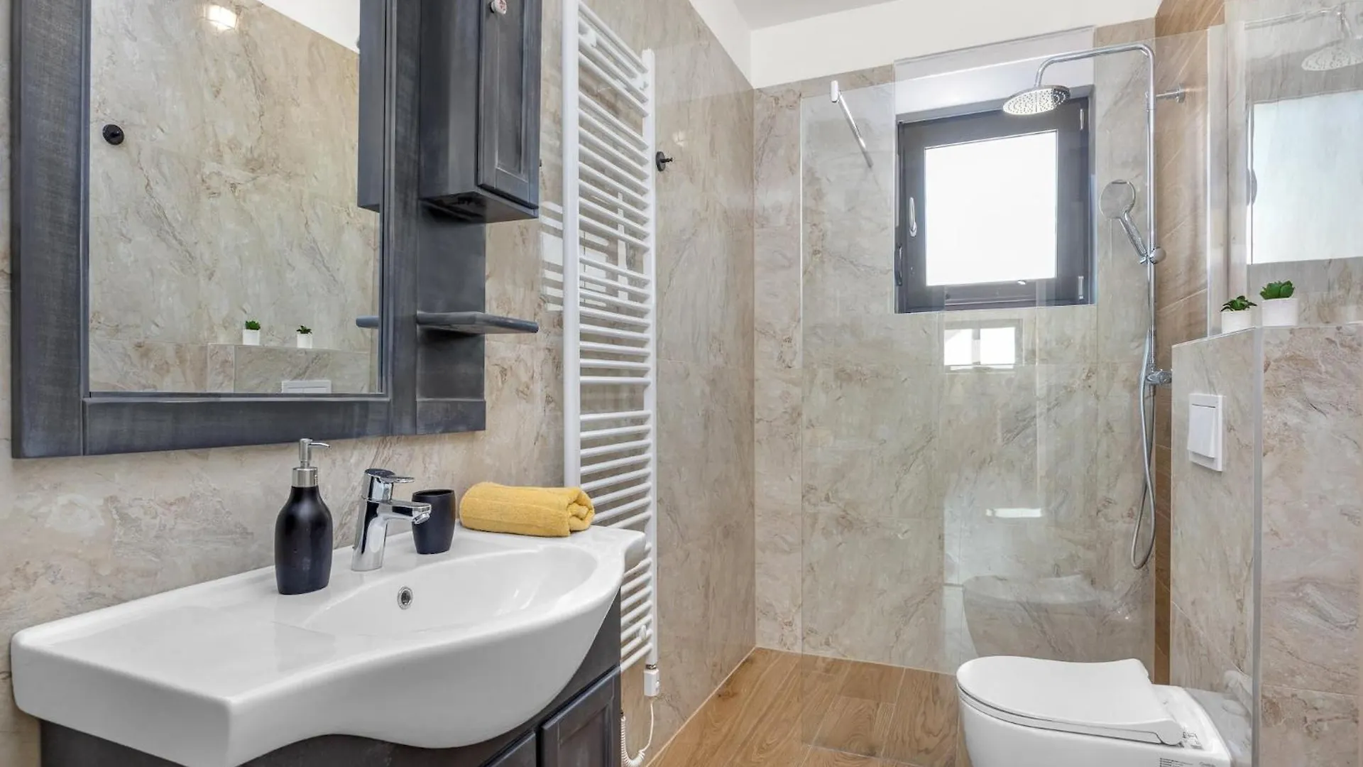 Enchanting Villa West With Pool And Jacuzzi Krnica