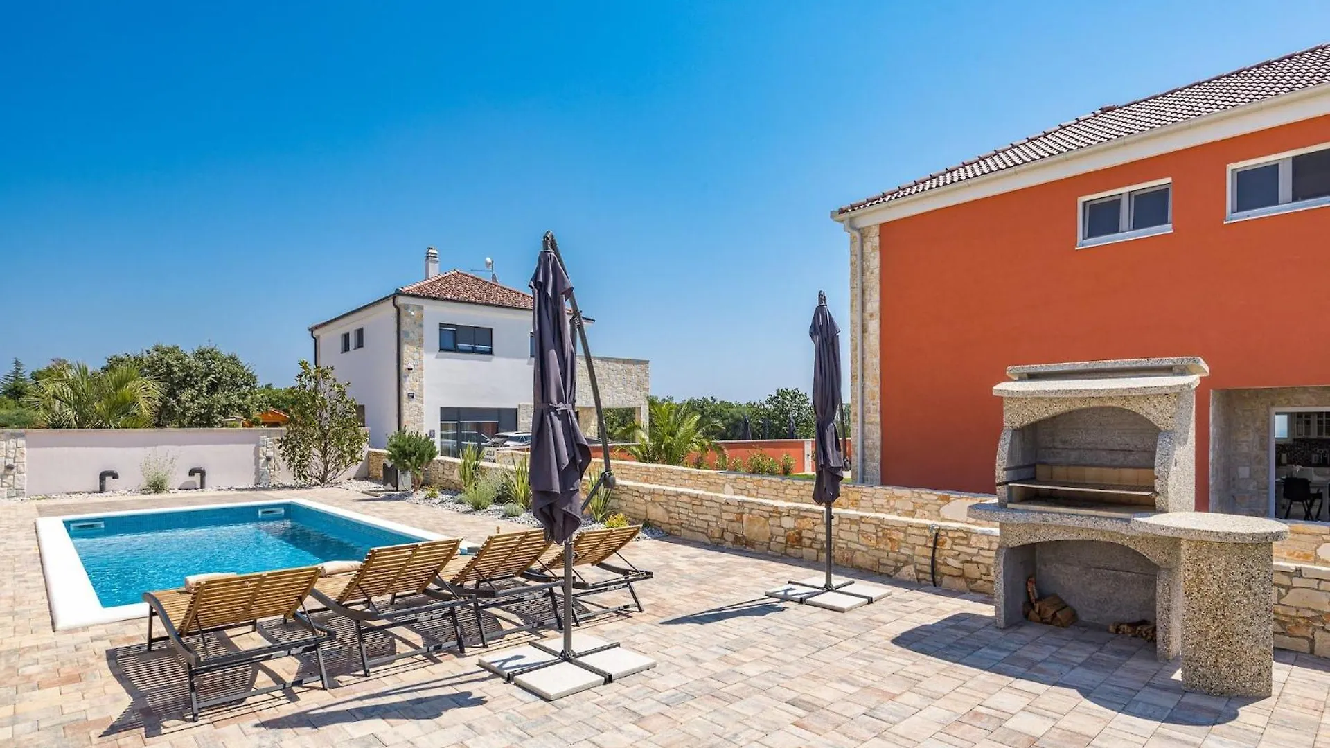 Enchanting Villa West With Pool And Jacuzzi Krnica